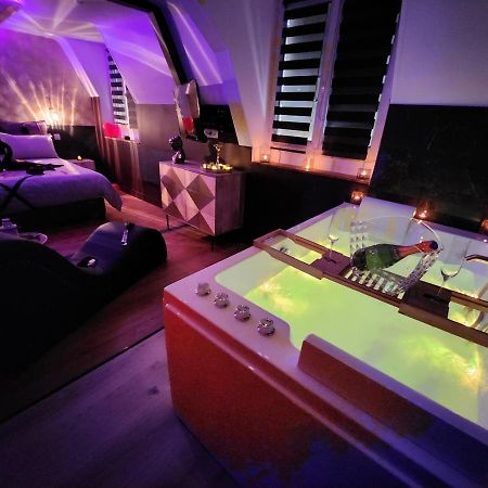 Caen, Tu M'Aimes - Suite Romantique Extérieur photo